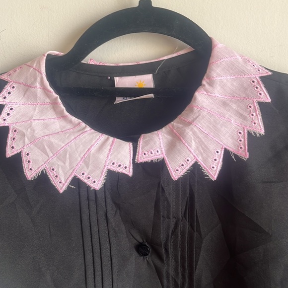 Vintage Wednesday Adams collar unique detail blouse size 12 - Picture 2 of 3